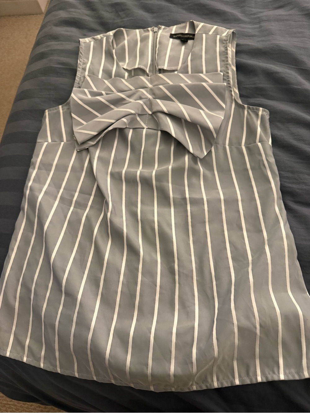 Banana Republic Striped Bow-Front Sleeveless Top - Gray & White, Size 4